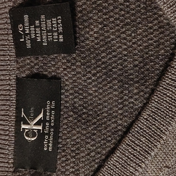 Calvin Klein Men's Gray Lightweight V-Neck Merino Wool Sweater Size Large - Picture 5 of 6